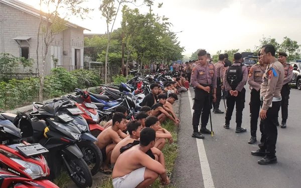 Thumbnail Berita - Balap Liar Sambil Ngabuburit, 30 Motor Diamankan Polres Kediri