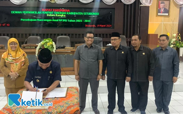 Rapat Paripurna, Semua Fraksi DPRD Situbondo Setujui Rencana Awal RPJPD 2025-2045