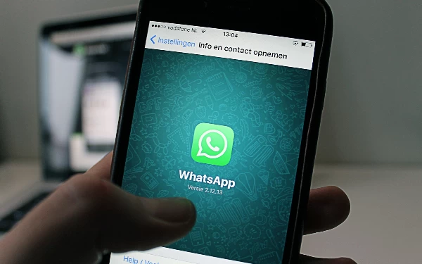 Thumbnail Berita - WhatsApp Kembangkan Fitur Tag di Story, Mirip Instagram