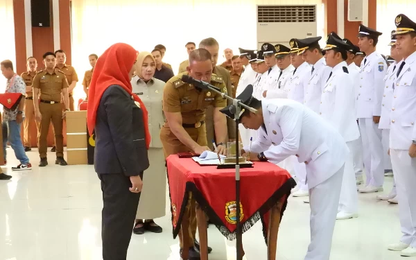 Thumbnail Berita - Wali Kota Bandar Lampung Lantik 109 Pejabat Baru