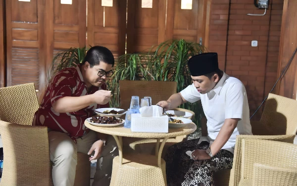 Thumbnail Berita - Mendadak Cak Thoriq Berbuka Puasa dengan Agus Setiawan, Ada Apa?