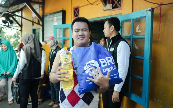 Thumbnail Berita - Berbagi di Bulan Ramadan, BRI Group Salurkan 128 Ribu Paket Sembako di seluruh Penjuru Negeri