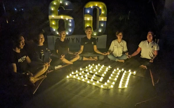 Thumbnail Berita - Yoga dalam Gelap Jadi Peringatan Earth Hour di Wyndham Hotel Surabaya