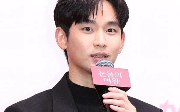 Thumbnail Berita - Saling Tempel Pipi, Heboh Foto Mesra Kim Sae Ron dengan Kim Soo Hyun