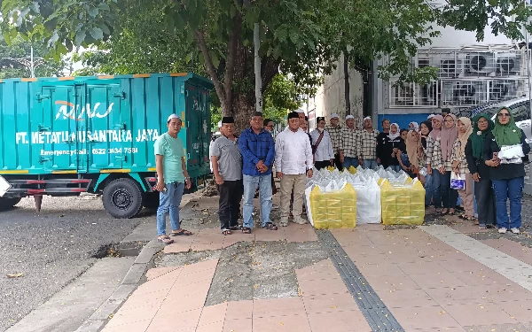 Wujud Rasa Syukur, PT MNJ dan  Majelis Ar-Rohimin Bagikan 3000 Paket Takjil