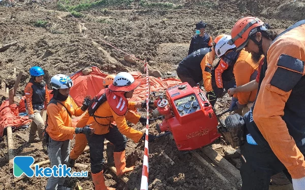 SAR Bandung Hentikan Pencarian Korban Longsor Bandung Barat, 7 Jasad Ditemukan