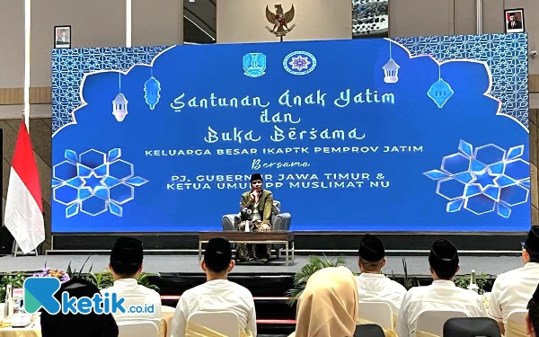 Thumbnail Berita - IKAPTK Jatim Gelar Bukber, Santunan Anak Yatim Hingga Tausiah dari Gus Kautsar