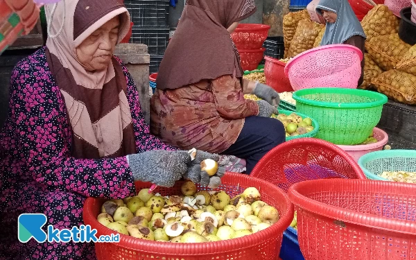 Permintaan Keripik Buah di Kota Batu Naik Seratus Persen