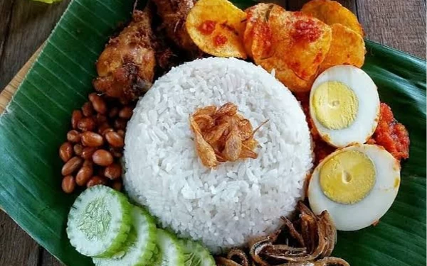 Thumbnail Berita - Yuk, Bikin Nasi Lemak Malaysia di Momen Lebaran, Ini Resepnya