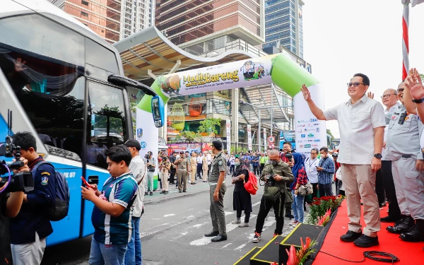 Pj Gubernur Jatim Adhy Karyono Berangkatkan 96 Bus Mudik Bareng Gratis