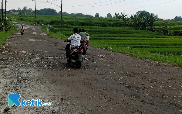 Thumbnail Berita - Hati-hati! Kondisi Jalur Alternatif Malang-Blitar via Ngantang Rusak