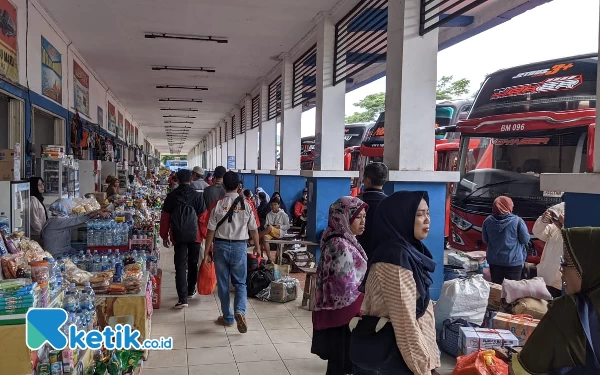 Thumbnail Berita - Pemudik ke Pacitan Tergolong Masih Tinggi, Harga Tiket Bus Naik Dua Kali Lipat