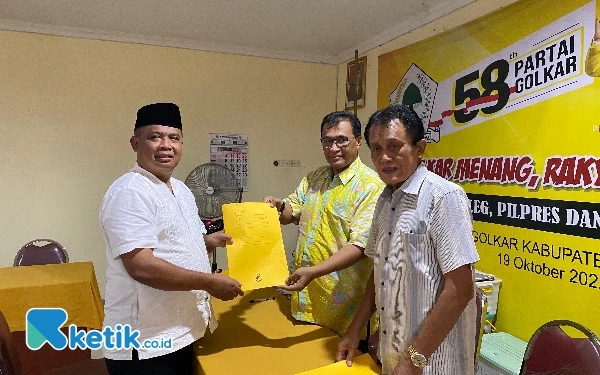 Thumbnail Berita - Siap Maju Jadi Bupati Sleman,  Harda Kiswaya Kembalikan Formulir Pendaftaran Partai Golkar Paling Awal