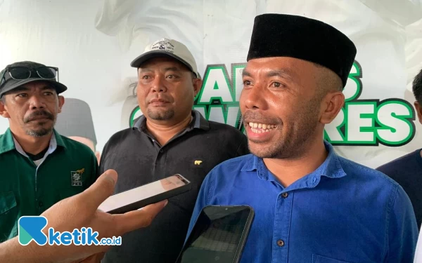 Thumbnail Berita - Asmar Bani Mendaftar ke PKB Halsel, Zulkifli Usman: Semua Memiliki Peluang Sama