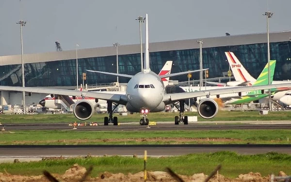 Thumbnail Berita - Dorong Penguatan Bisnis, Kemenhub Tetapkan 17 Bandara Internasional, Ini Daftarnya!