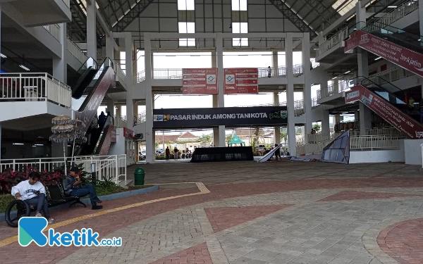 Thumbnail Berita - Nobar Timnas di Pasar Induk Among Tani Kota Batu, Parkir Hingga Makan Gratis