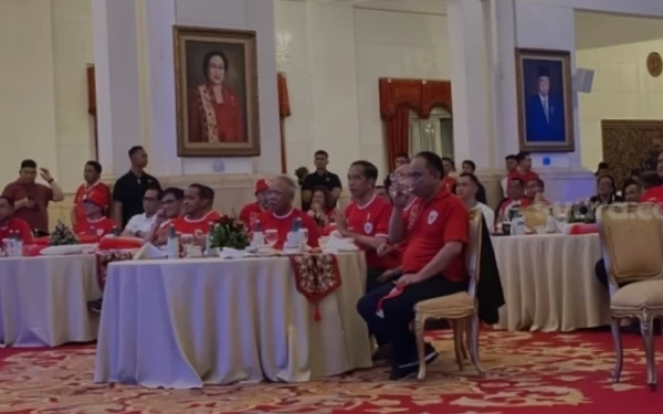 Thumbnail Berita - Jokowi Hanya Terdiam Setelah Gol Skuad Garuda Muda Dianulir oleh Wasit