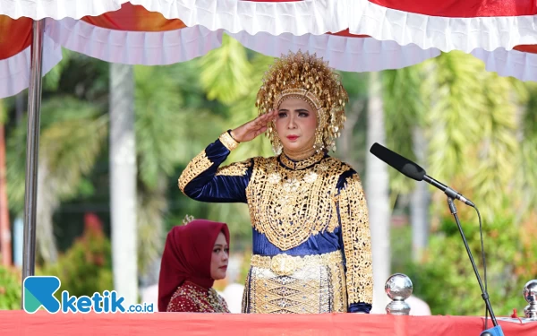 Thumbnail Kenakan Pakaian Adat Aceh, Pj Bupati Nagan Raya Fitriany Farhas Tampil Cantik di Upacara Hardiknas