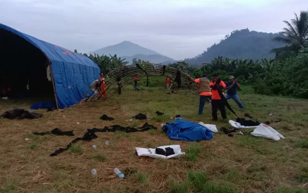 Thumbnail Berita - Gunung Ibu Halmahera Naik Level Awas, Empat Desa Mulai Diungsikan