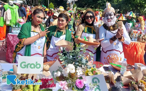 Thumbnail Berita - Uniknya Sosok Badarawuhi Ramaikan Festival Rujak Uleg