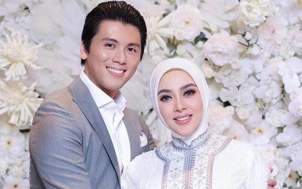 Thumbnail Berita - Syahrini Umumkan Kehamilannya Memasuki Usia 7 Bulan, Ini Pesan Sang Adik