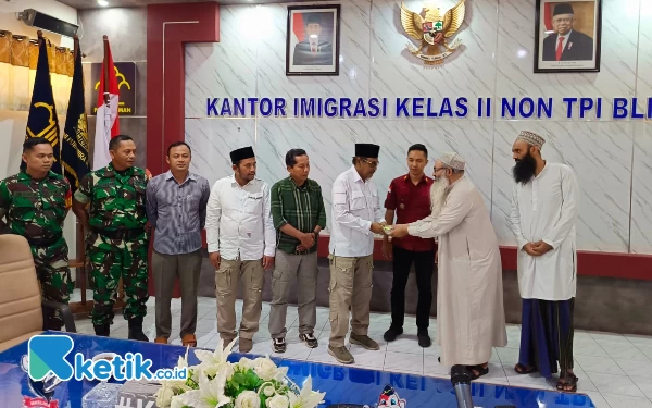 Thumbnail Berita - Baznas Salurkan Donasi Dua WNA Pakistan yang Ditahan Imigrasi Blitar