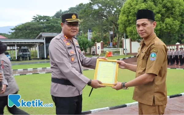 Thumbnail Berita - Wakili Malut di Paralegal Justice Award 2024, Kades Mandaong Halsel Optimistis Jadi Peserta Terbaik