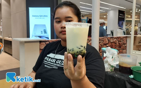 Thumbnail Berita - Meneguk Kesegaran Dawet Jembut, Minuman Legendaris Asal Purworejo