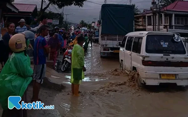 Thumbnail Berita - Selalu Banjir, Warga Kota Sungai Penuh Kecewa Kinerja Pemkot