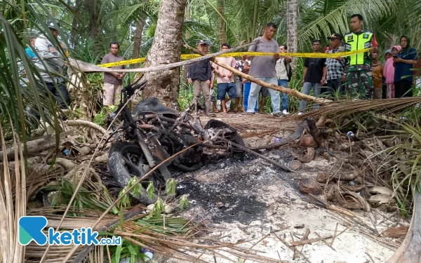 Thumbnail Berita - Kendaraan Dinas Kades di Simeulue Aceh Dibakar OTK