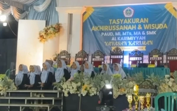 Ponpes Al-Karimiyyah Beraji Gapura Sumenep Sukses Gelar Wisuda Akbar