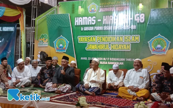 Thumbnail Digadang Dampingi Risma di Pilgub Jatim, Begini Respons KH Marzuki Mustamar