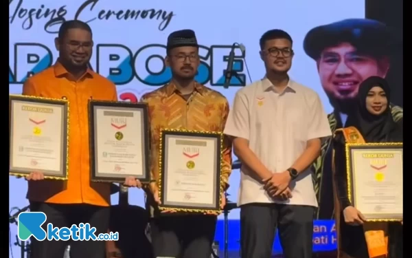 Thumbnail Festival Marabose Pecahkan Rekor Dunia, Penghargaan Diterima Bupati Halsel dan Sultan Bacan