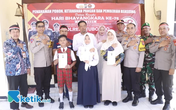 Thumbnail Berita - Polres Situbondo Salurkan Beasiswa Pelajar Berprestasi dan Dukung Ketahanan Pangan