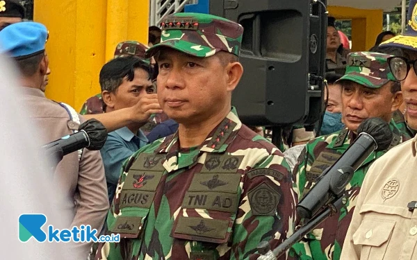 Thumbnail Berita - Panglima TNI Tegaskan Anggotanya Tak Terlibat Kasus Pembakaran Rumah Wartawan