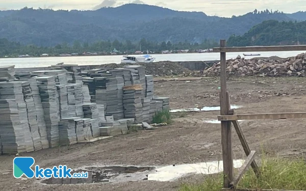 Thumbnail Sempat Terkendala Lahan, Proyek Penataan Kawasan Pantai Labuha Rampung Akhir Tahun