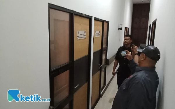 Thumbnail Berita - KPK Tetapkan 21 Tersangka Baru Hibah Pokmas DPRD Jatim, Sita Uang Rp 380 Juga Hingga Sertifikat Rumah