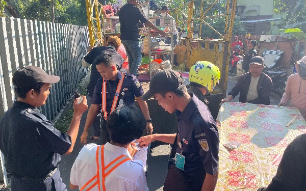 Thumbnail Berita - Sempat Didemo, KAI Daop 8 Surabaya Tertibkan Rumah Dinas di Jalan Gerbong Surabaya