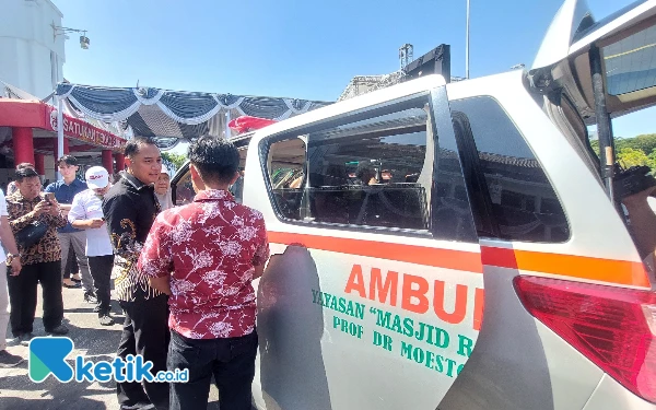 Thumbnail Berita - Eri Luncurkan Program 1 Kelurahan 1 Ambulans untuk Berikan Layanan Respon Cepat