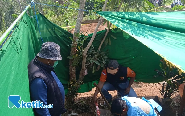 Thumbnail Berita - Warga Ngantang Malang Digegerkan Penemuan Makam Bayi Tak Bernama