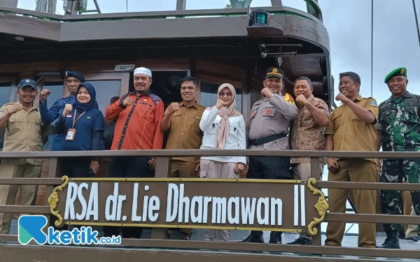 Thumbnail Dibuka Soadri Ingratubun, 644 Pasien Jalani Pemeriksaan Kesehatan di RS Apung Pulau Makian