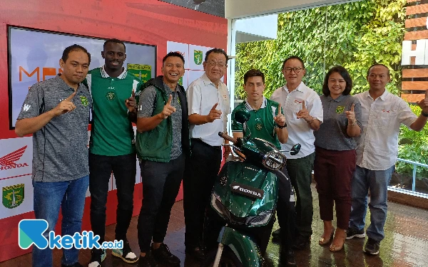 Thumbnail Berita - MPM Honda Kembali Sponsori Persebaya Arungi Kompetisi Liga 1 Musim 2024-2025