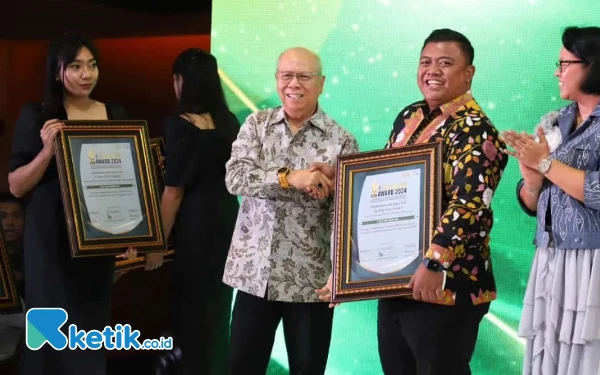 Thumbnail Berita - Berkomitmen Tinggi dalam Program Sosial dan Lingkungan Perusahaan, PT Pupuk Kujang Raih TJSL & CSR Award 2024