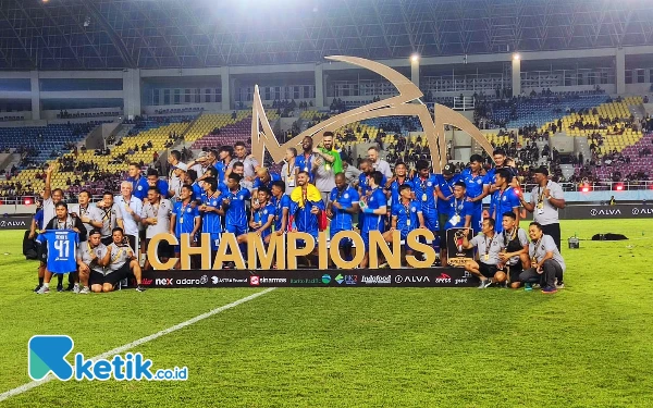 Thumbnail Berita - Arema FC Sumbangkan Sebagian Hadiah Piala Presiden untuk Korban Kanjuruhan