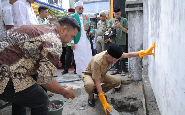 Thumbnail Berita - Bupati Asahan Letakkan Batu Pertama Pembangunan Aula SD Al-Washliyah 80 Kisaran