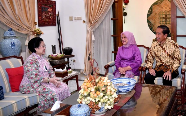 Thumbnail Berita - Stafsus Presiden Ungkap Hubungan Megawati dan Jokowi Baik-Baik Saja