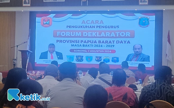 Thumbnail Berita - Sempat Diwarnai Keributan, Pengurus Forum Deklarator Provinsi Papua Barat Daya Resmi Dikukuhkan