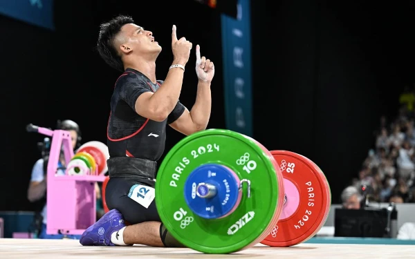 Thumbnail Berita - Lifter Rizki Juniansyah Sumbang Emas Kedua Indonesia di Olimpiade Paris, Sejarah!