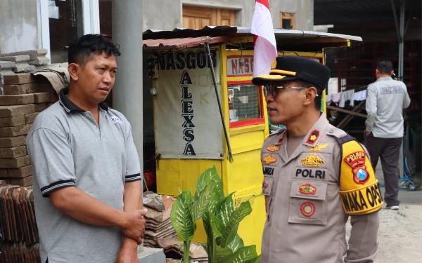 Thumbnail Berita - Jumat Curhat, Polres Batu Door to Door Dengarkan Keluhan Warga