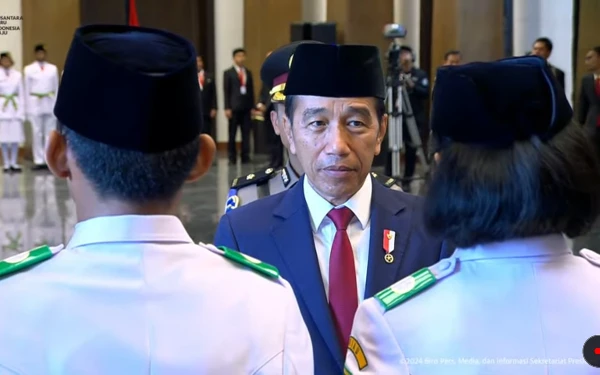 Thumbnail Berita - Jokowi Kukuhkan 76 Putra-Putri Terbaik Bangsa yang Bertugas Di IKN